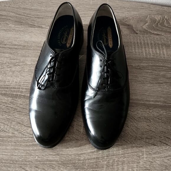 Florsheim Other - MENS " FLORSHEIM COMFORTECH " BLACK COLOR LACE-UP DRESS SHOES - SIZE 9 .